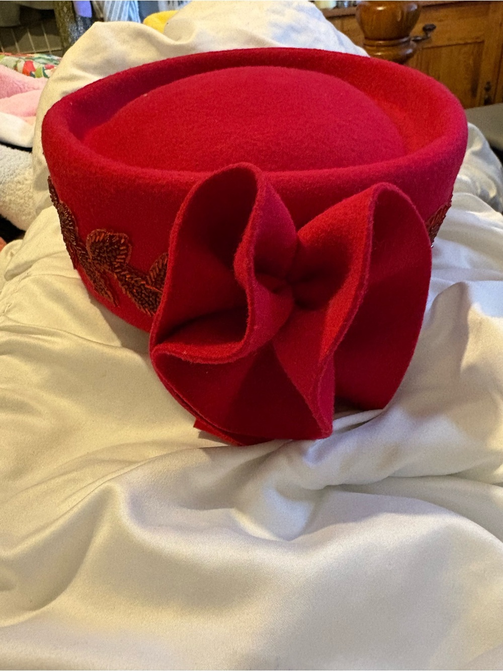 Elegant Red Wool Pillbox Hat with Decorative Bow